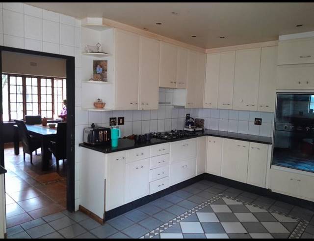 5 BEDROOM HOUSE FOR SALE IN CYRILDENE